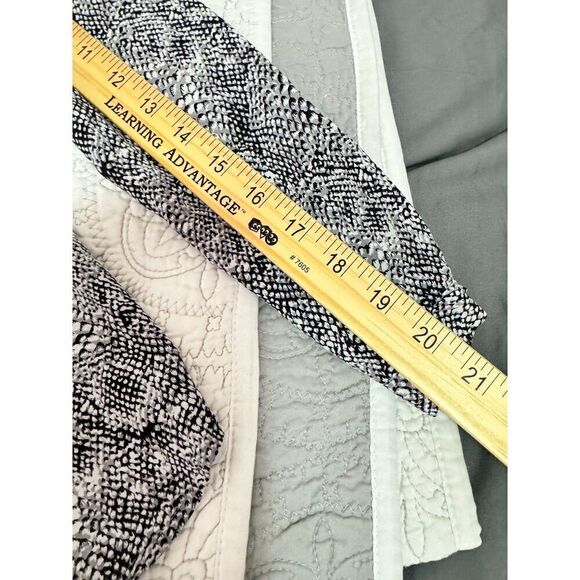 Joie 100% Silk Blouse Sz S Gorgeous Snakeskin Print EUC 3/4 Sleeves Animal Print - Picture 10 of 10